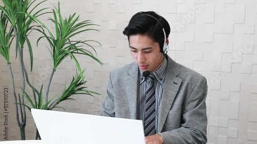 笑顔のオペレーター