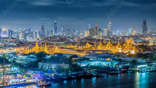 Grand palace at twilight in Bangkok, Thailand © Chanwit