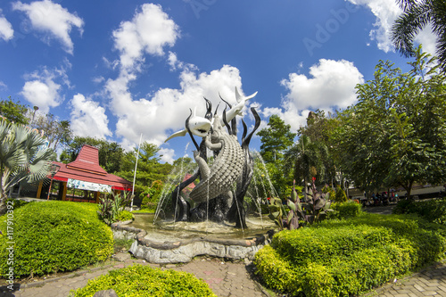Obraz na plátně Garden with statues symbol of the city of Surabaya