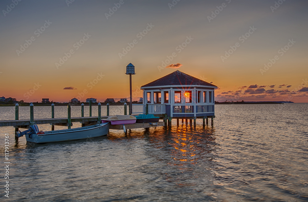 Obraz premium A dock on Albemarle Sound, Nags Head, North Carolina
