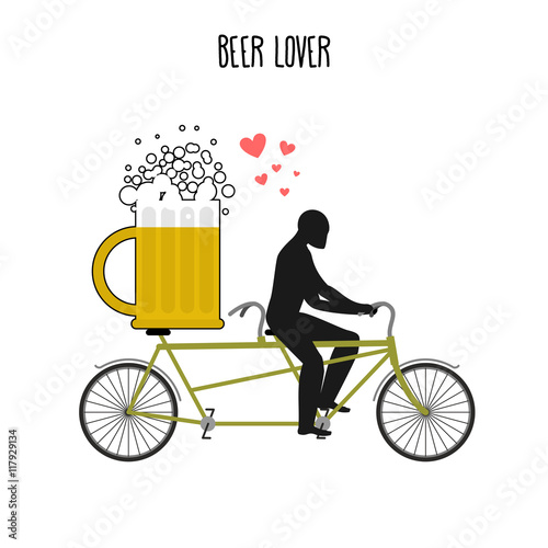 Fototapete Beer lover. Beer mug on bicycle. Lovers of cycling tandem. Roman