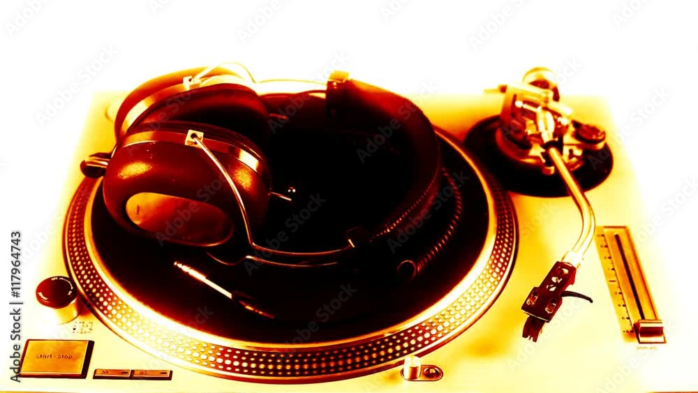rings on a turntable platter whilst spinning