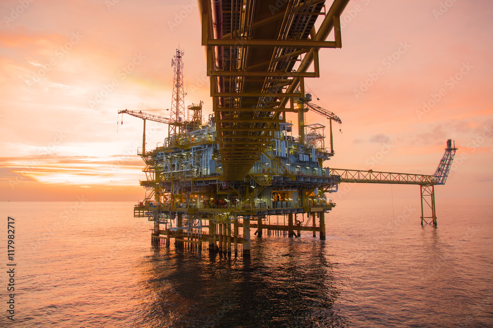 Offshore oil and rig platform