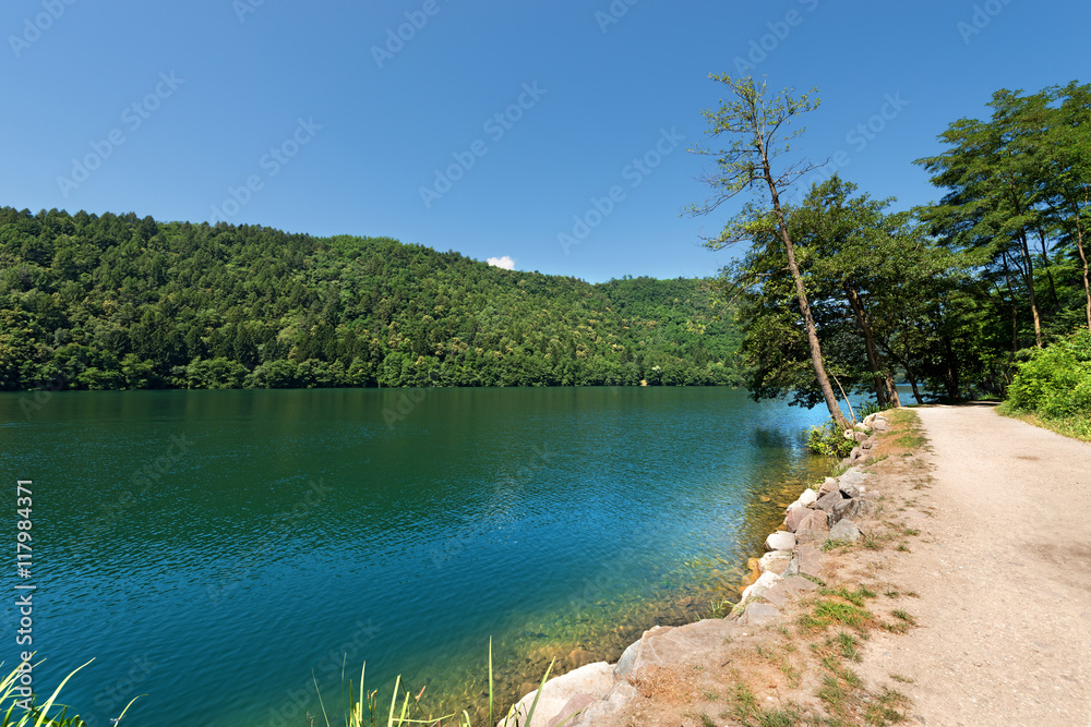 Obraz premium Lago di Levico (Levico Lake) in Trentino Alto Adige, Italy, Europe