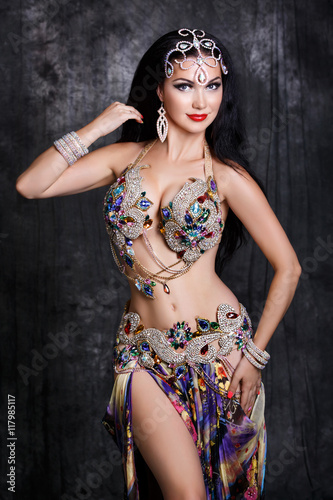 Valokuva Belly dancer woman bellydance