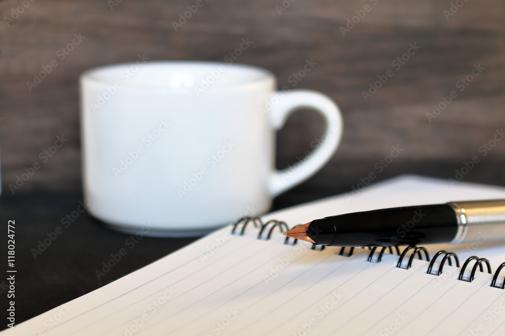 コーヒーとメモと筆記具 コーヒーとメモと筆記具