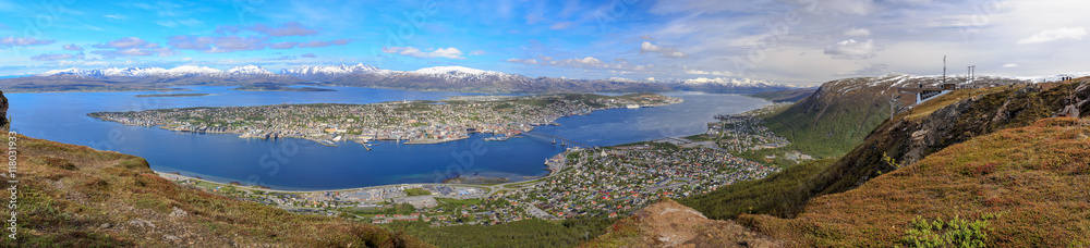 Panorama-Aussicht vom Storsteinen auf Tromsö