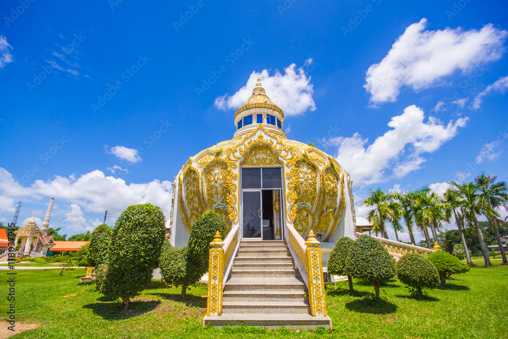 Pavilion (Bat Bo Holy Father money) Wat Yang Khoi Kluea at Phichit Thailand.