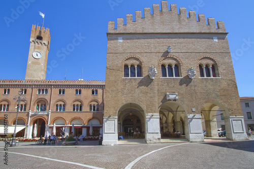 Tableau sur toile treviso piazza dei signori con palazzo dei trecento e torre civica veneto italia