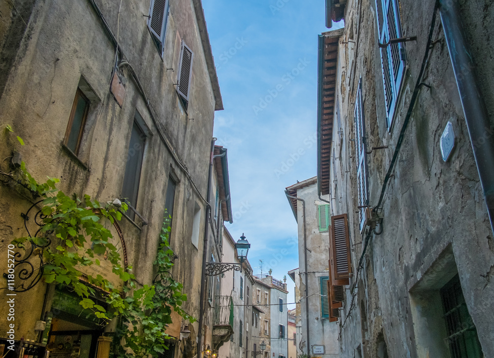 Fototapeta premium Narrow street, Pitigliano, Tuscany