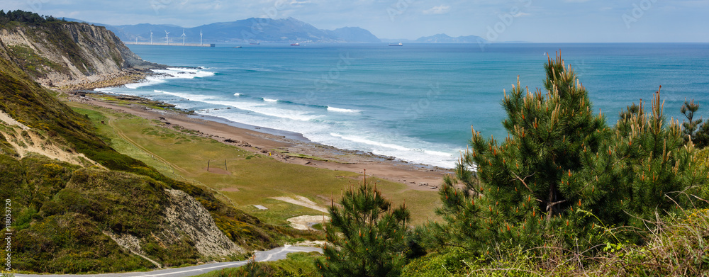 Obraz premium Beach Azkorri or Gorrondatxe view.