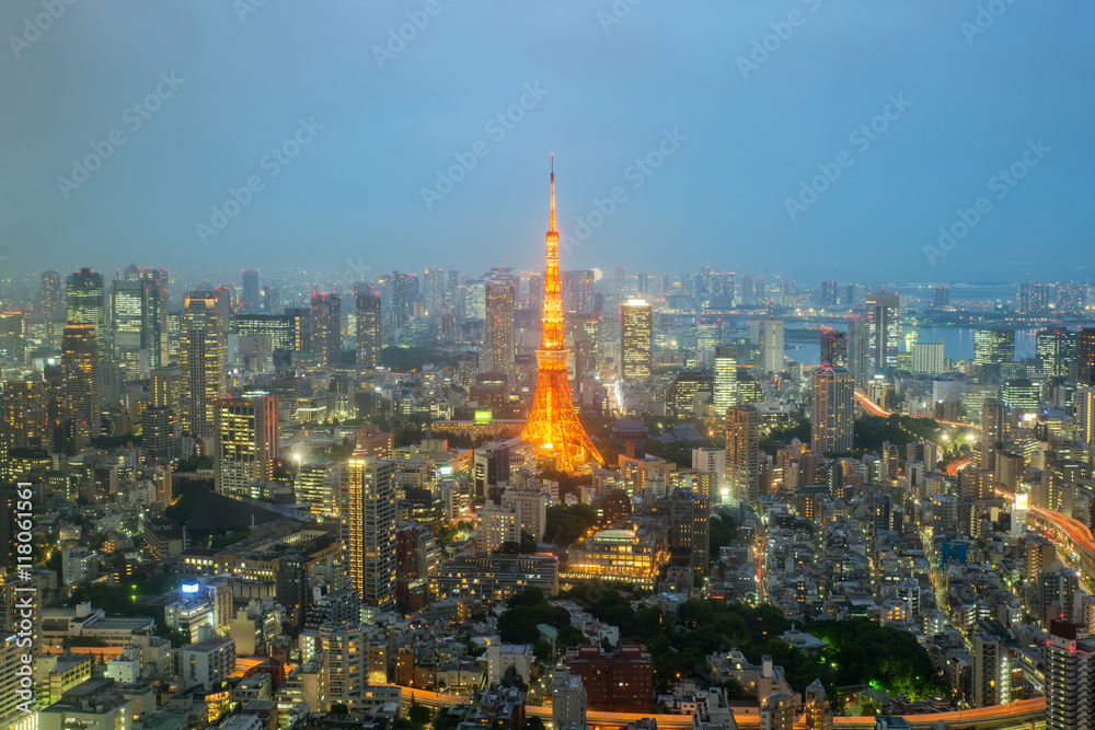 Obraz premium Tokyo tower and Tokyo city skyline in Tokyo, Japan
