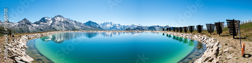 Panorama von Walliser Alpen und Speichersee, Schweiz photo