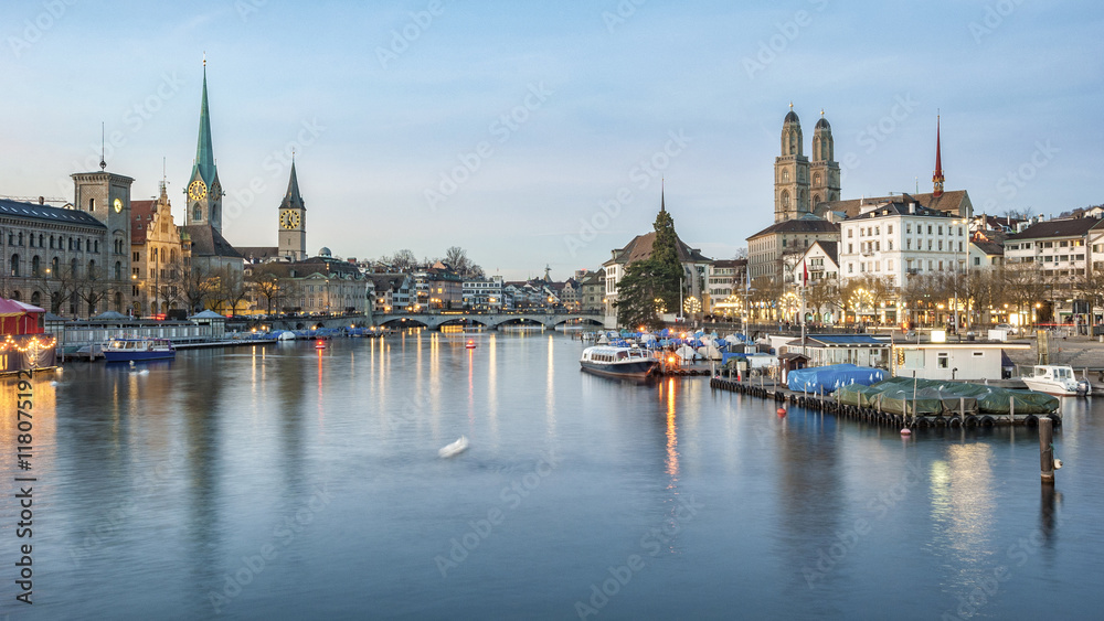 Obraz premium Panoramic image of Zurich during twilight blue hour. Photo taken on: December 26th, 2015