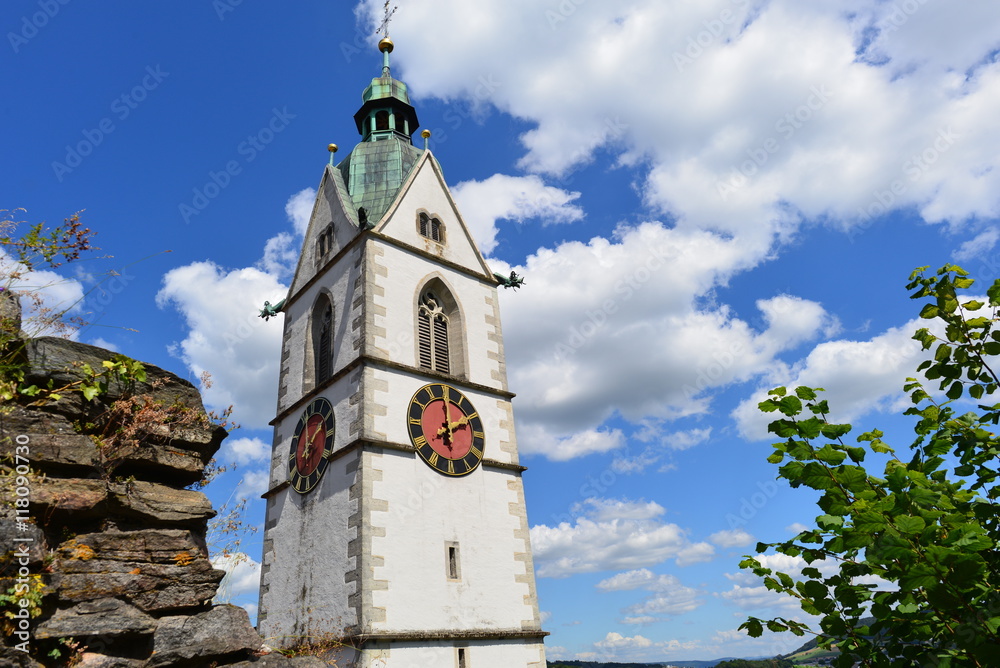 Fototapeta premium Glockenturm der Stadtkirche Laufenburg Schweiz