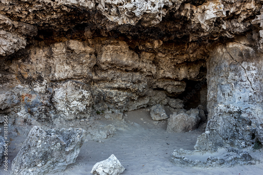 Stone Cave in the rock in dry areas. Interior, the input is not