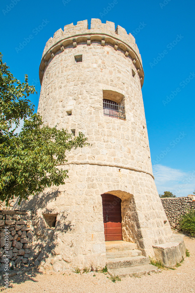      Old defense tower fortress in town of Cres, Kvarner, Croatia 