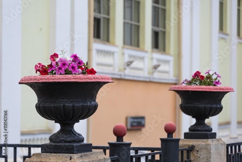 Blumendekoration am Bahnhof Jekaterinburg photo
