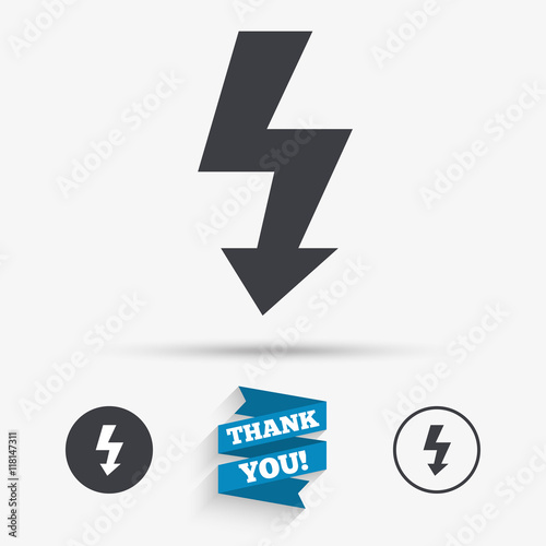 Photo flash sign icon. Lightning symbol. © blankstock