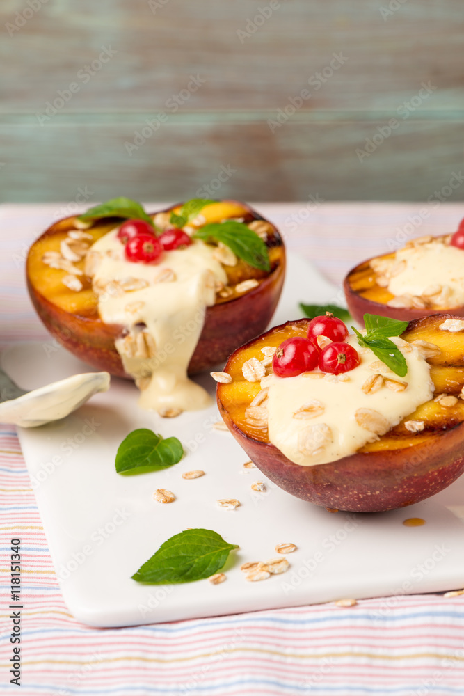 Grilled peaches dessert Grilled peaches dessert