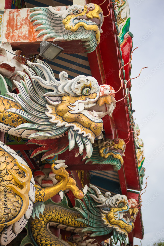 Chinese dragon statue 