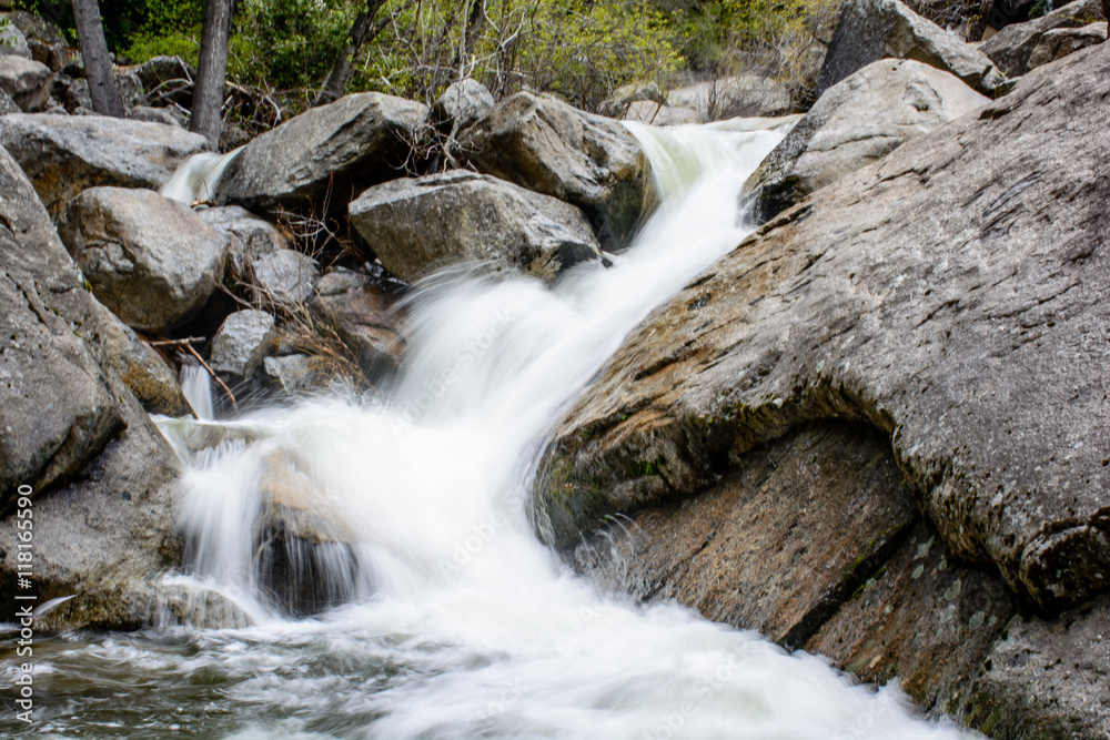 Fototapeta premium River at Yosemite Mountain