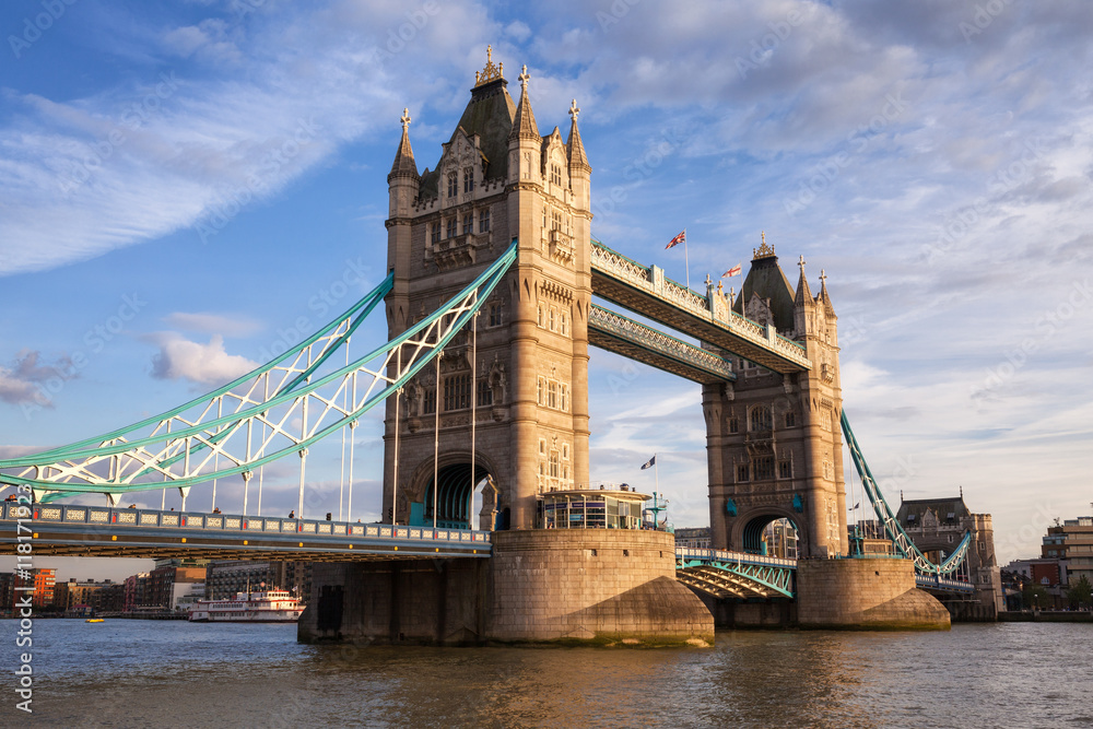 Obraz premium Tower Bridge bei Abendsonne