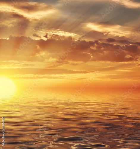 Beautiful sea sunset © Prazis Images