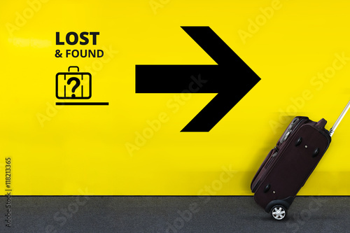 Quadro em tela Airport Sign With Lost Found Luggage Icon and moving Luggage