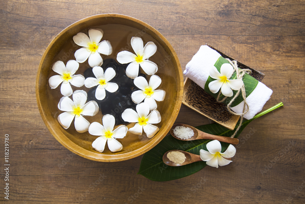 Spa massage and treatment on the wood, Thailand, select focus
Spa massage and treatment on the wood, Thailand, select focus