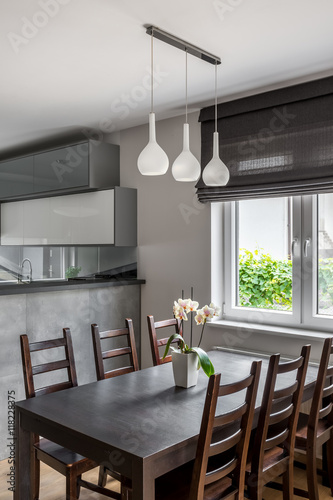 Fotografie Simple and functional dining area idea