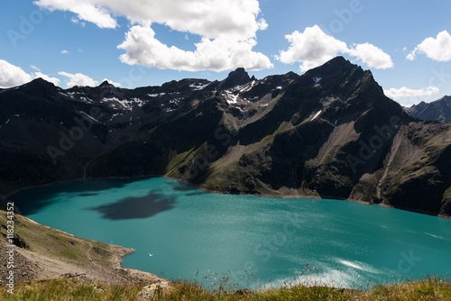 Fototapeta Naklejka Na Ścianę i Meble -  Beautiful mountain lakes of the Tyrolean Alps in Austria 