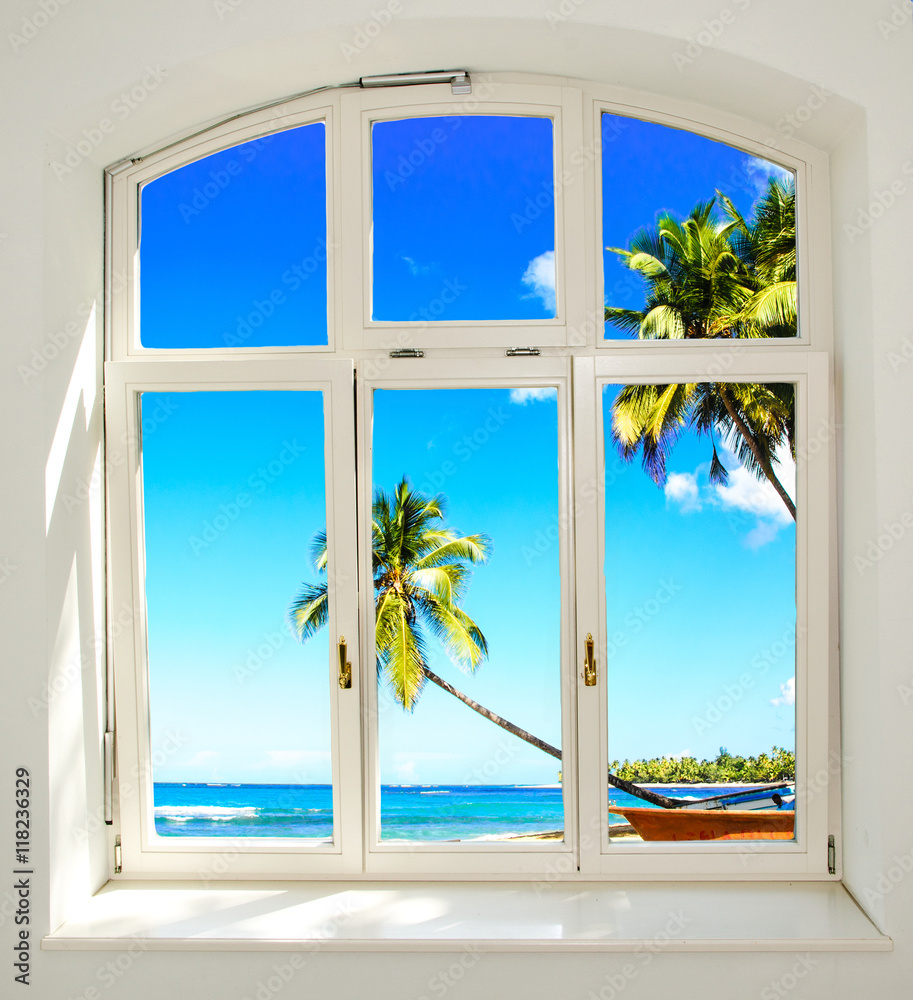 Fototapeta Relaks, szczęście, radość: marzenie o życiu nad morzem: widok z okna na karaibską wymarzoną plażę :)