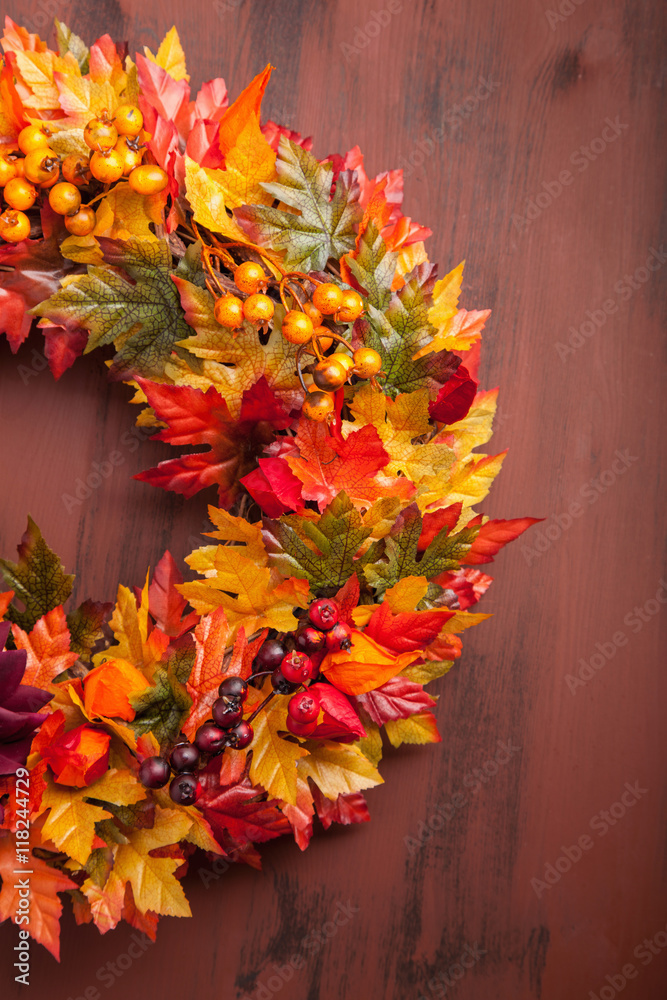 handmade diy artificial autumn wreath decoration with leaves ber