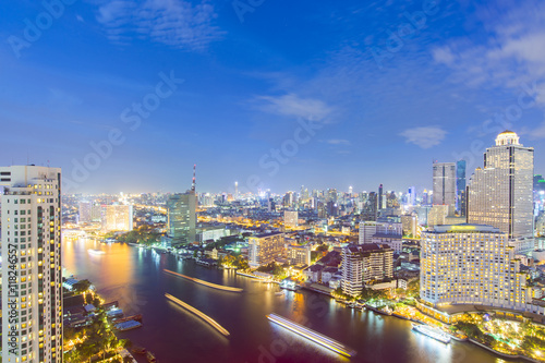Fototapeta Naklejka Na Ścianę i Meble -  Bangkok city skyline with Chao Phraya River view.