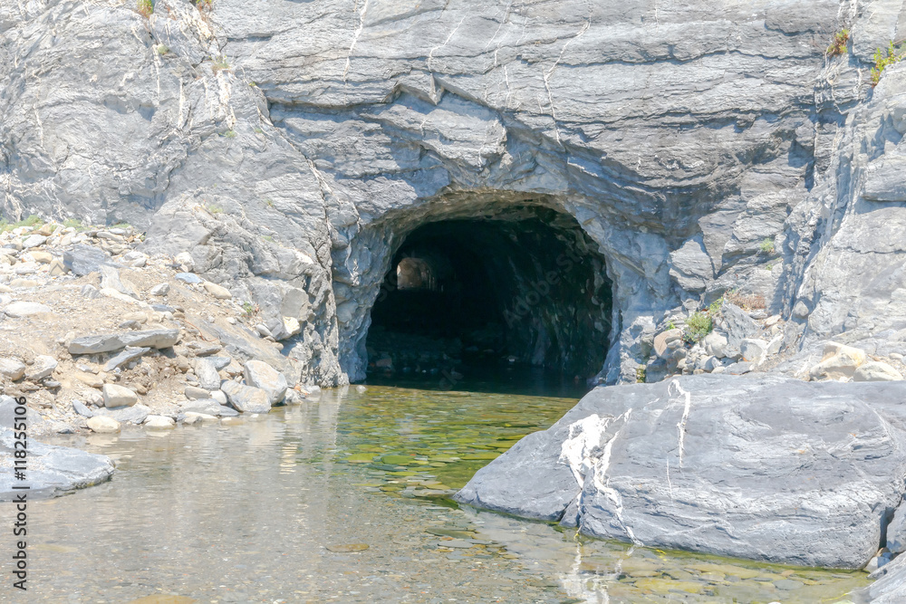 Obraz premium Vernazza. Cave.