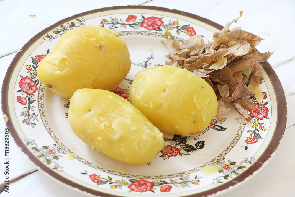 Cooked peeled potatoes