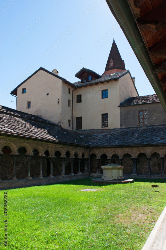 Aosta, Valle d'Aosta, Italia: vista del chiostro della Collegiata di Sant'Orso il 29 luglio 2016