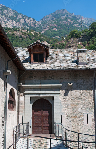 Obraz na plátne Bard: vista del Forte di Bard il 29 luglio 2016