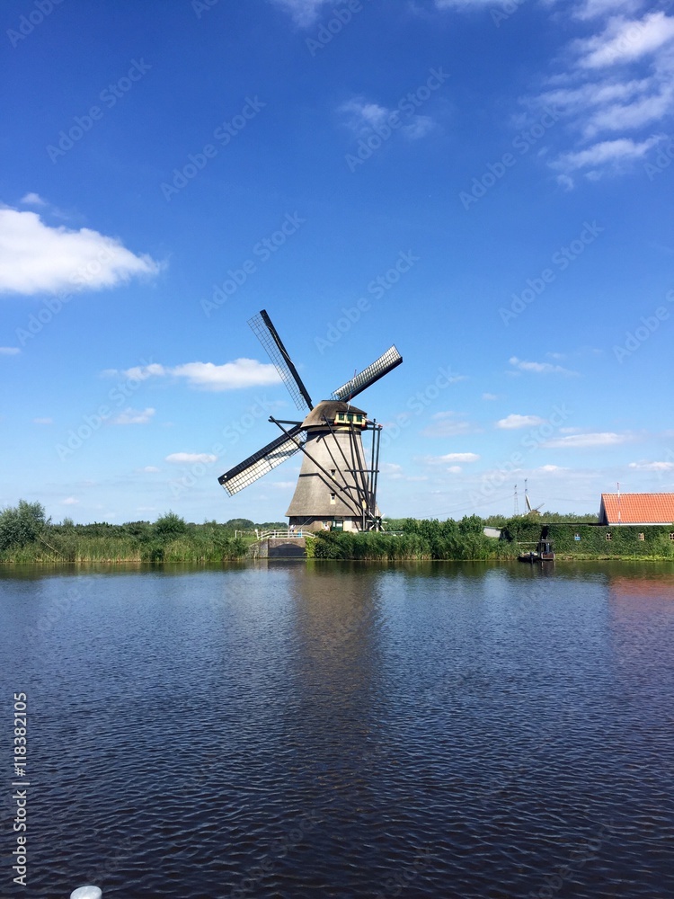 Olanda, mulini a vento e canali