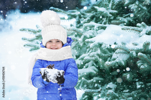 Cute girl outdoor in winter...