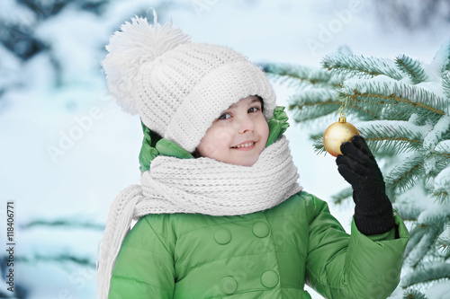 Cute girl with christmas to...