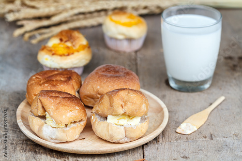 Soft bun roll and Muffin golden threads