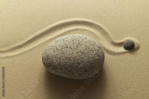 Zen Umweg als Bild aus Sand und Kieselsteinen - Zen detour as an image of sand and pebbles photo