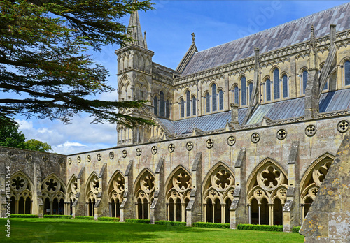 Salisbury Cathedral und Kreuzgang / Wiltshire, Südengland