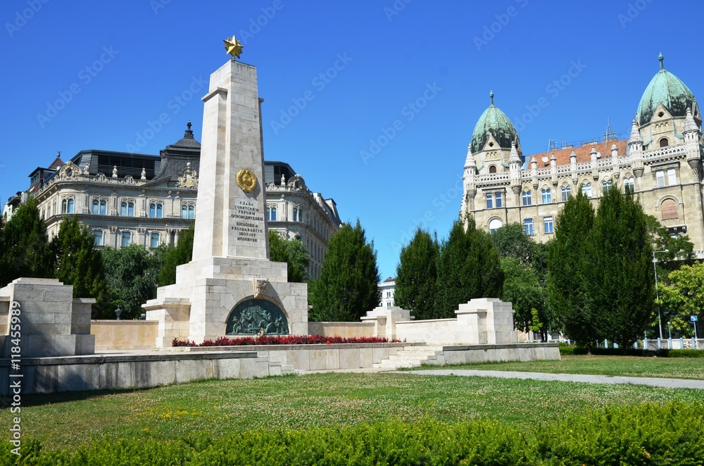Monument commémoratif de libération de Budapest par les Soviétiques, Place de la Liberté