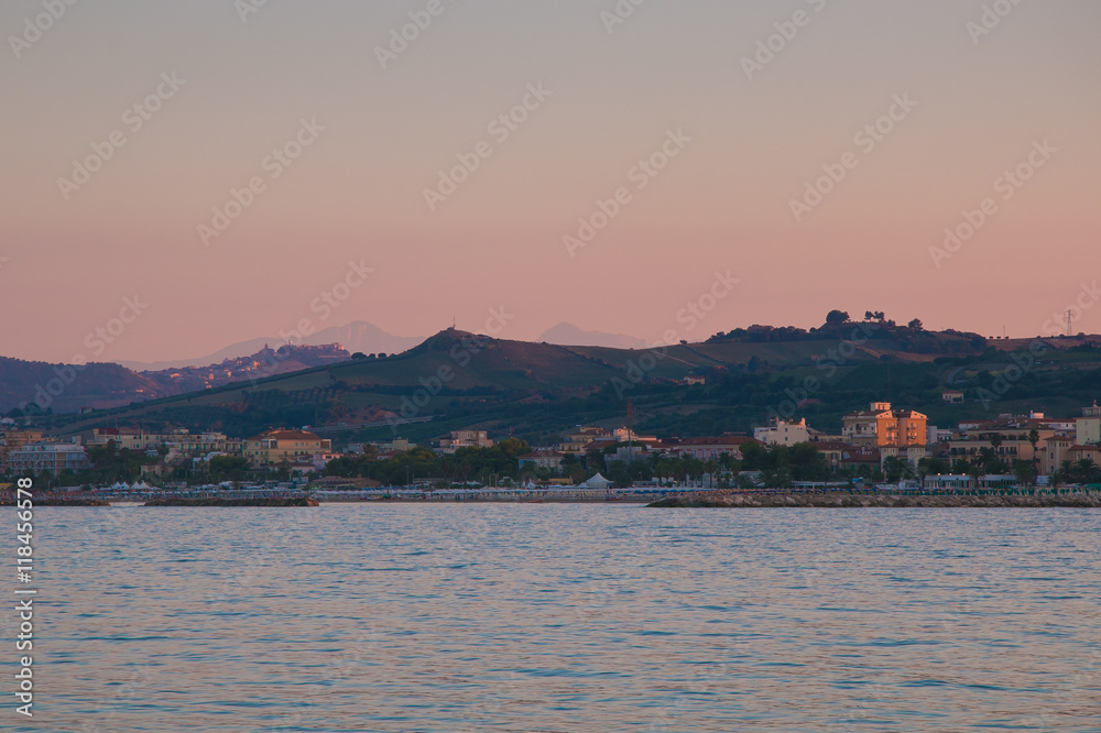 Veduta panoramica della città di San Benedetto del Tronto sul mare