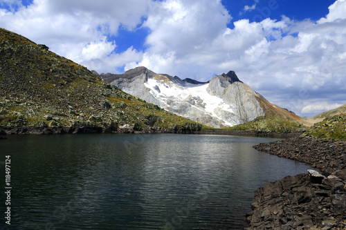 Lac des Gentianes et Vignemale Pyrénées