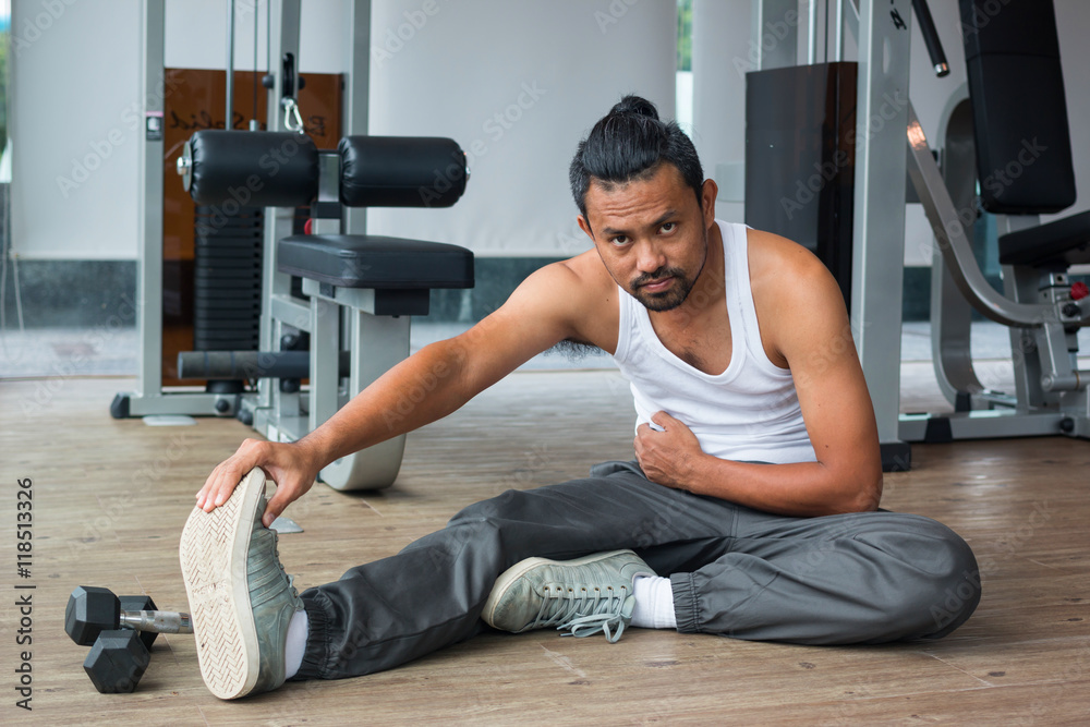 Fototapeta premium exercises in fitness sport club 