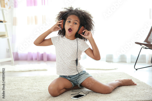 Cute African American girl ...